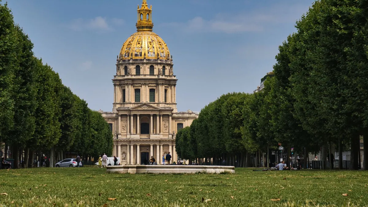 Pièces d'or, dont un louis d'or 20 francs, posées dans leur capsule